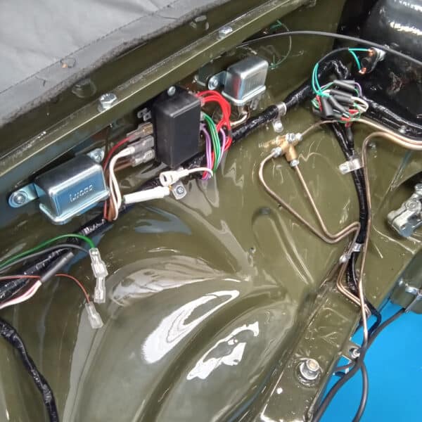 030726 1975 MGB GT V8 5