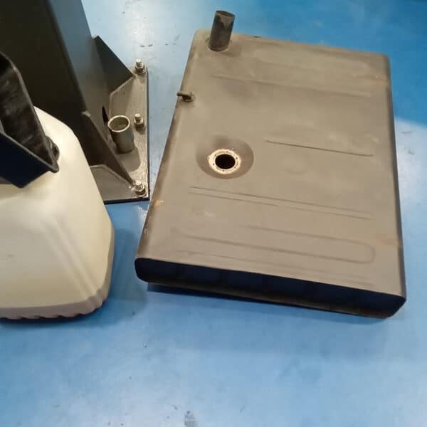 040726 1967 Austin Healey 3000 Fuel Tank Drained and Removed 4