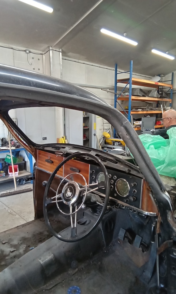 070726 1958 Rover 90 Body under channels repaired and treated