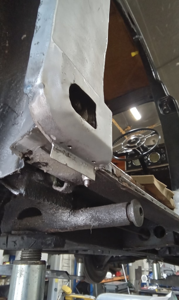 070726 1958 Rover 90 Drain Holes 2