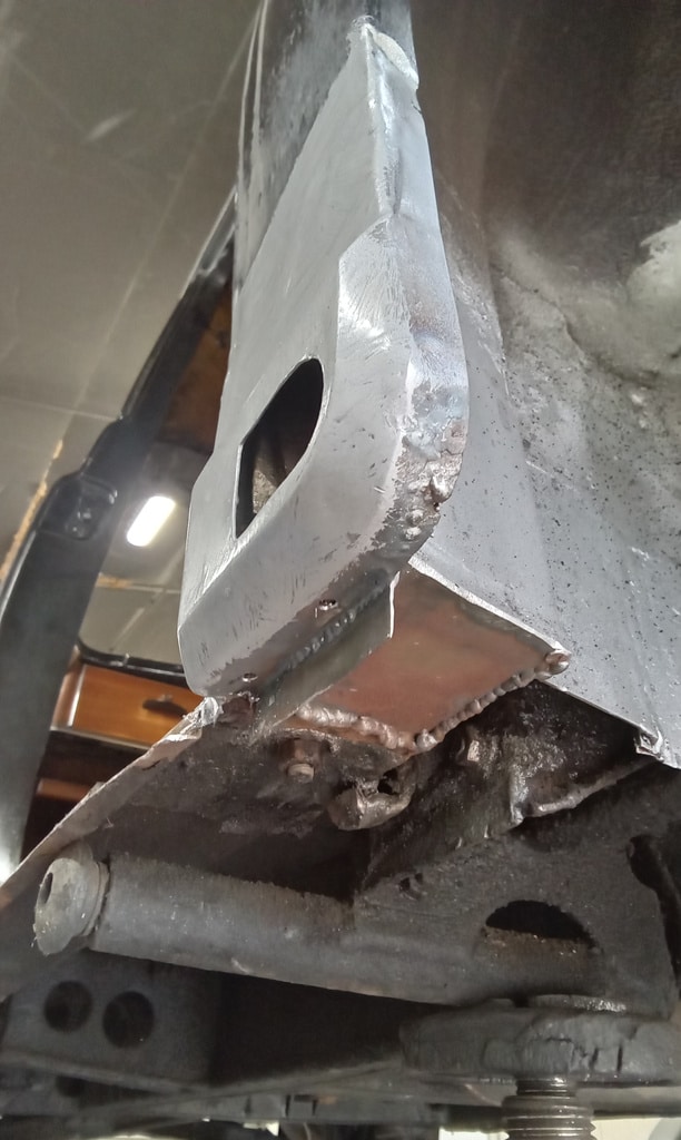 070726 1958 Rover 90 Drain Holes 3