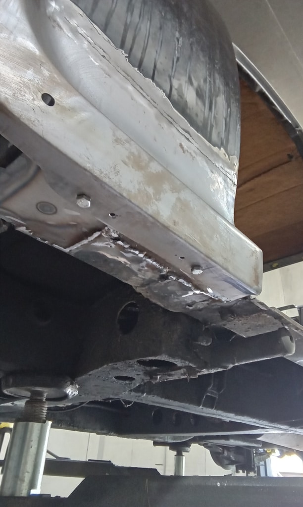070726 1958 Rover 90 Drain Holes 4