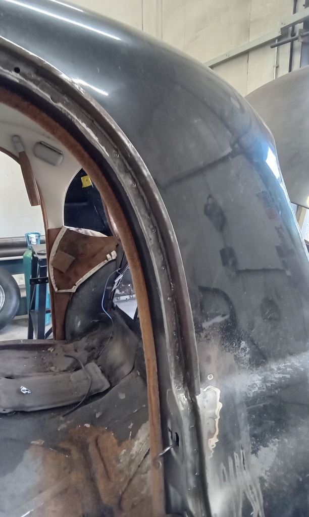 070726 1958 Rover 90 Rubber Channels Drilled Out 10