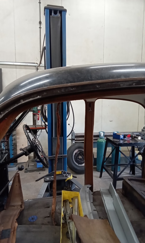070726 1958 Rover 90 Rubber Channels Drilled Out 12