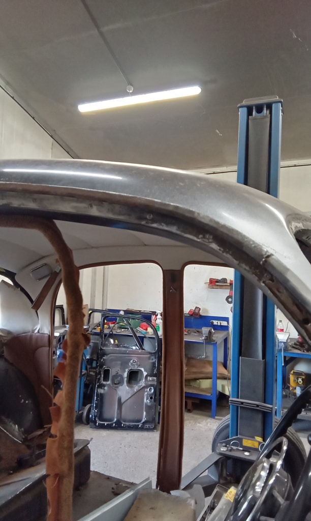 070726 1958 Rover 90 Rubber Channels Drilled Out 7