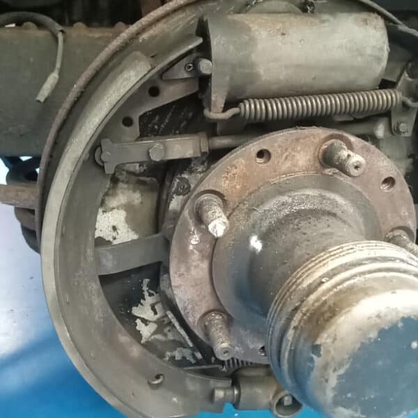 080726 1952 Bentley MkVI Drophead Front Brakes and Hood Removed 10