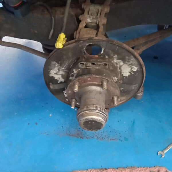 080726 1952 Bentley MkVI Drophead Front Brakes and Hood Removed 2