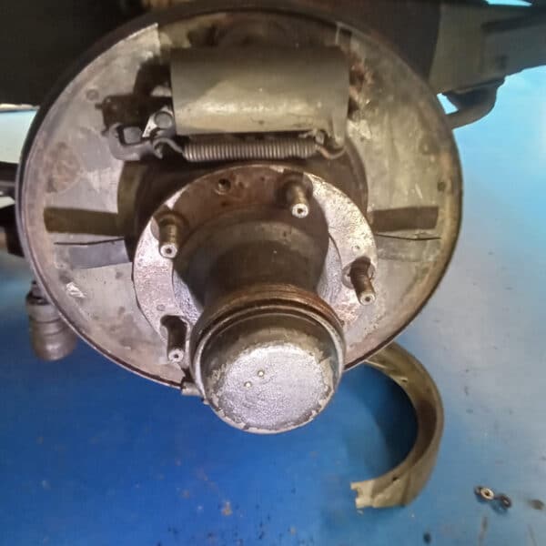 080726 1952 Bentley MkVI Drophead Front Brakes and Hood Removed 20