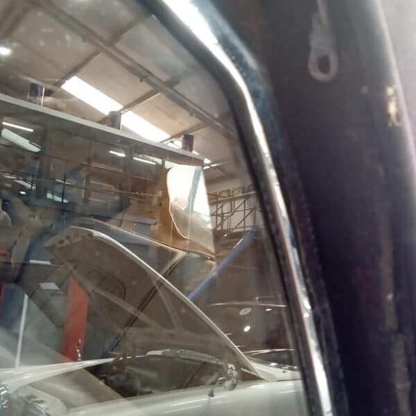 080726 1952 Bentley MkVI Drophead Front Brakes and Hood Removed 21