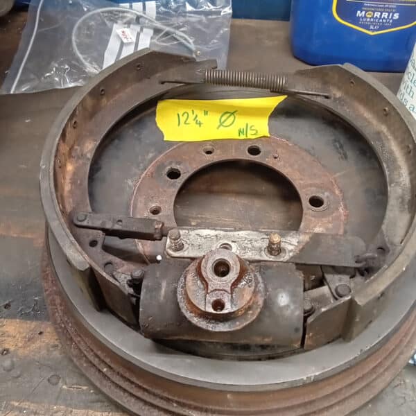080726 1952 Bentley MkVI Drophead Front Brakes and Hood Removed 3
