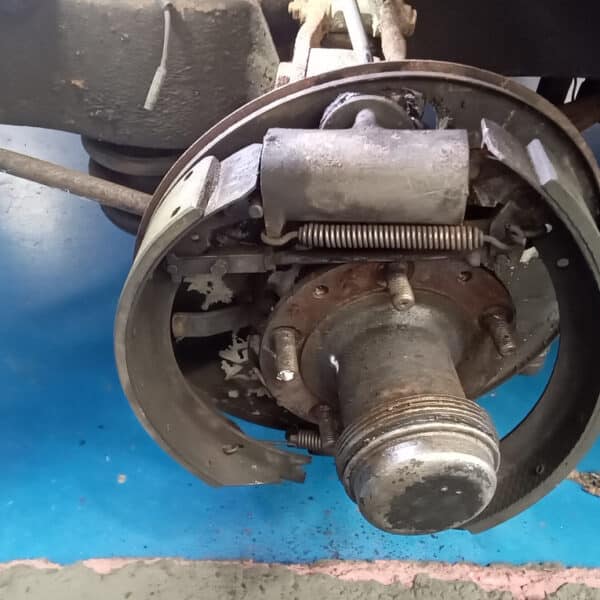 080726 1952 Bentley MkVI Drophead Front Brakes and Hood Removed 6