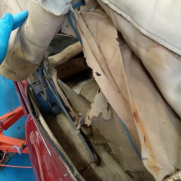 080726 1952 Bentley MkVI Drophead Hood and Headliner Strip Down 16