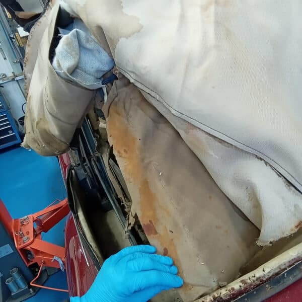 080726 1952 Bentley MkVI Drophead Hood and Headliner Strip Down 17