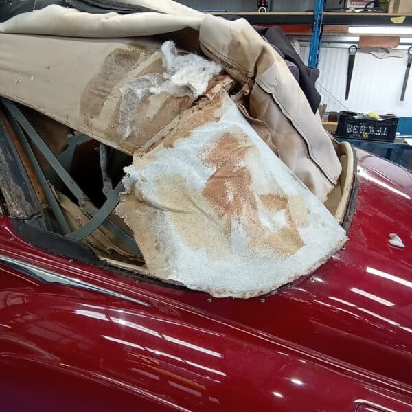 080726 1952 Bentley MkVI Drophead Hood and Headliner Strip Down 18