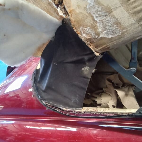 080726 1952 Bentley MkVI Drophead Hood and Headliner Strip Down 22