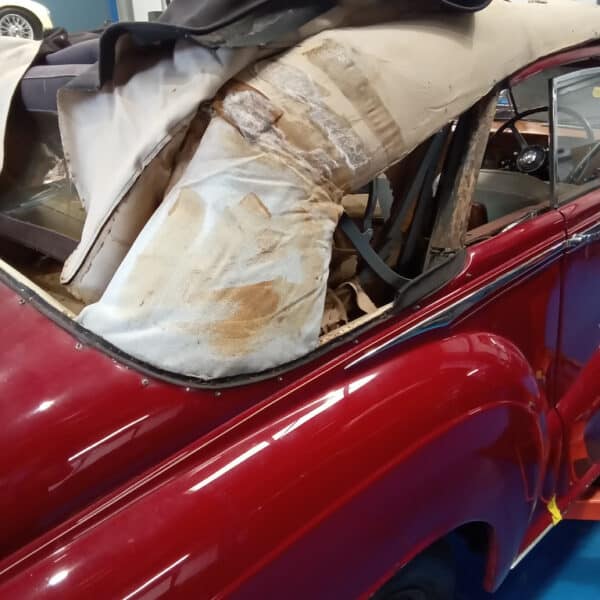 080726 1952 Bentley MkVI Drophead Hood and Headliner Strip Down 24
