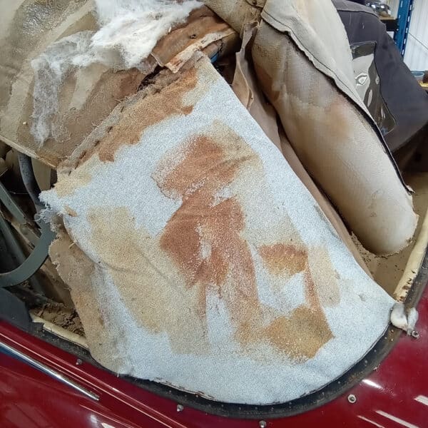 080726 1952 Bentley MkVI Drophead Hood and Headliner Strip Down 25