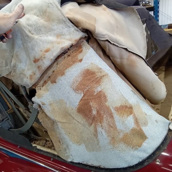 080726 1952 Bentley MkVI Drophead Hood and Headliner Strip Down 26
