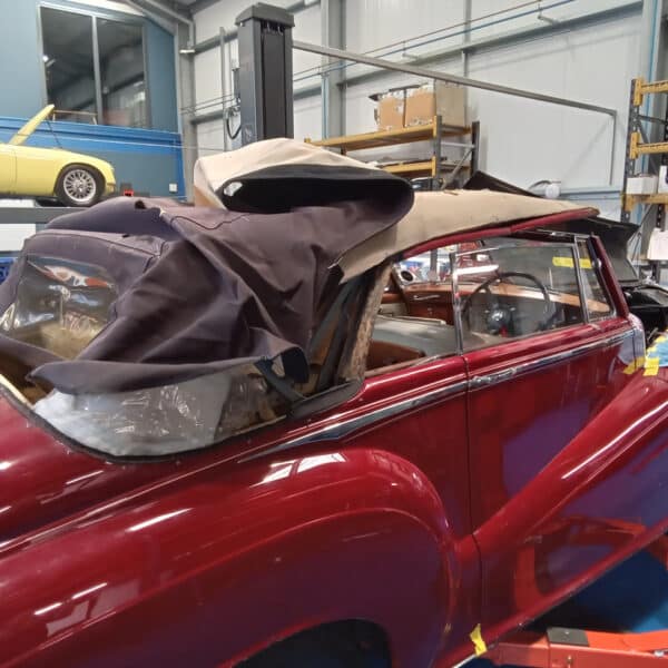080726 1952 Bentley MkVI Drophead Hood and Headliner Strip Down 28