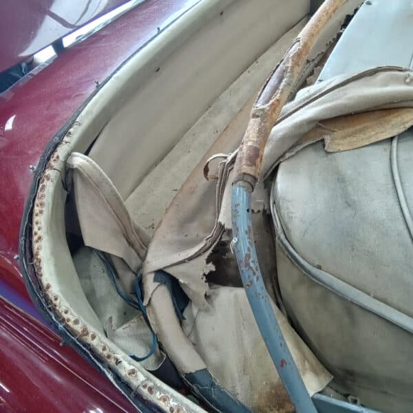 080726 1952 Bentley MkVI Drophead Hood and Headliner Strip Down 38
