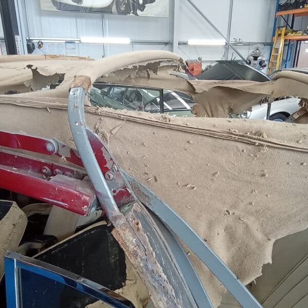 080726 1952 Bentley MkVI Drophead Hood and Headliner Strip Down 51
