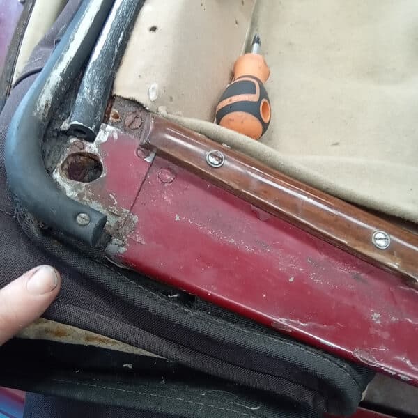 080726 1952 Bentley MkVI Drophead Hood and Headliner Strip Down 55