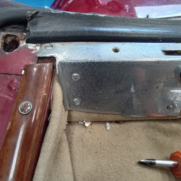 080726 1952 Bentley MkVI Drophead Hood and Headliner Strip Down 56