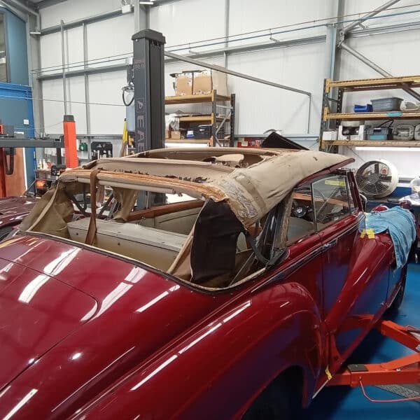 080726 1952 Bentley MkVI Drophead Hood and Headliner Strip Down 9