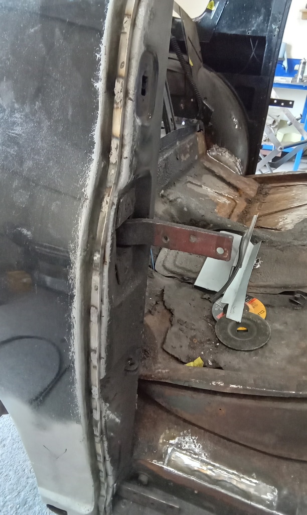 080726 1958 Rover 90 Rubber Channels welded in 2