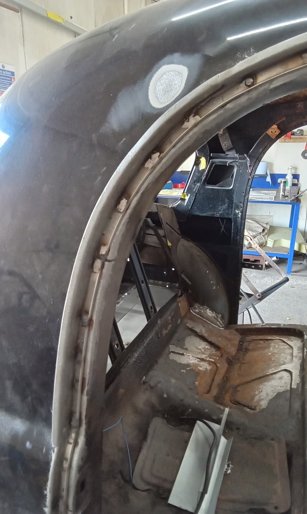 080726 1958 Rover 90 Rubber Channels welded in 3