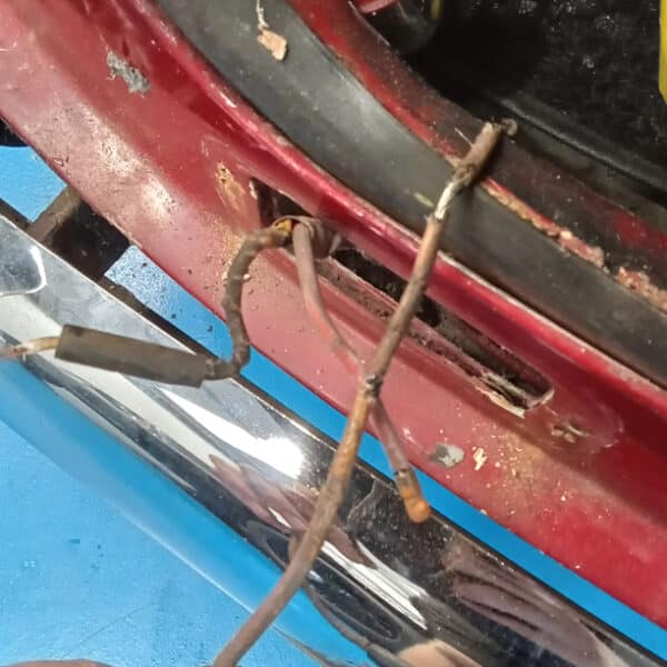 090726 1952 Bentley MkVI Drophead All Lighting Wires Chewed 3