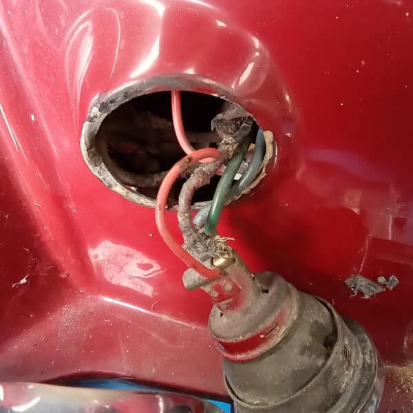 090726 1952 Bentley MkVI Drophead All Lighting Wires Chewed 5