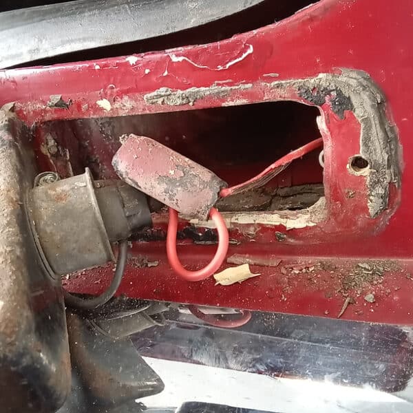 090726 1952 Bentley MkVI Drophead Rear Lights Chewed and Broken 3
