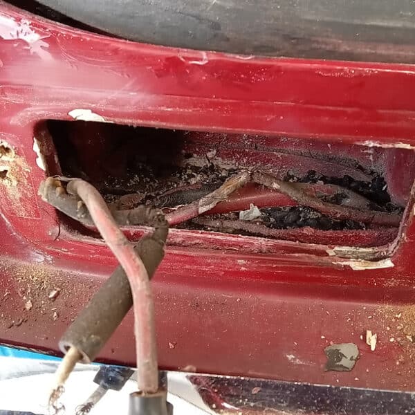 090726 1952 Bentley MkVI Drophead Rear Lights Chewed and Broken 6