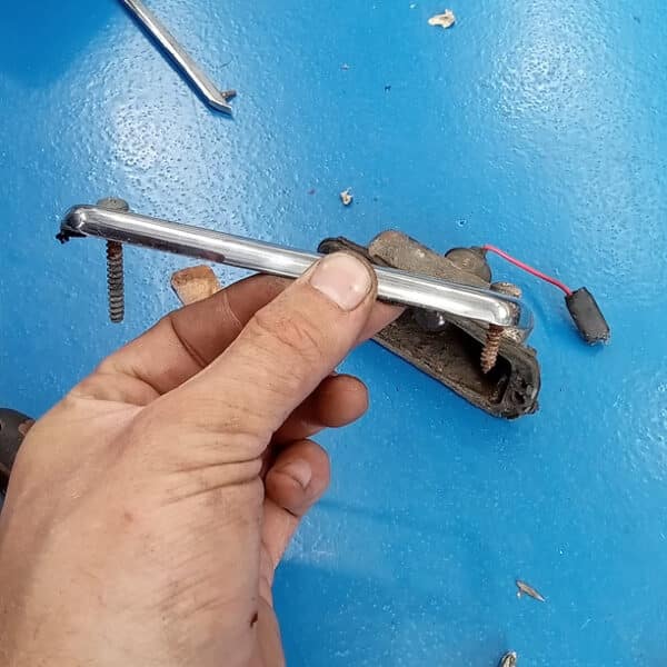 090726 1952 Bentley MkVI Drophead Rear Lights Chewed and Broken