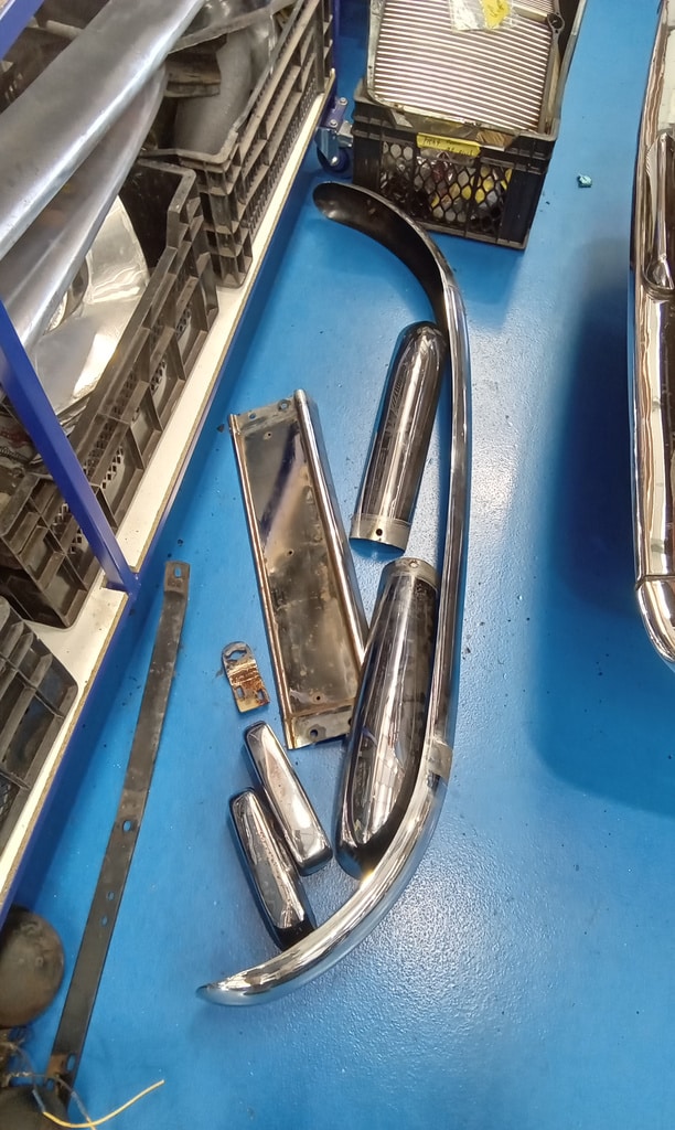 090726 1958 Rover 90 Chromework and Trims Removed and Catalogued 27