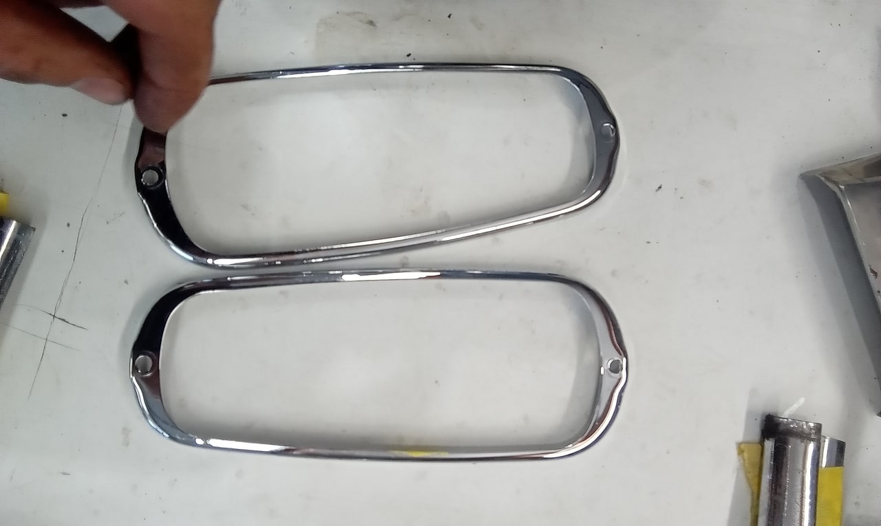 090726 1958 Rover 90 Chromework and Trims Removed and Catalogued 38