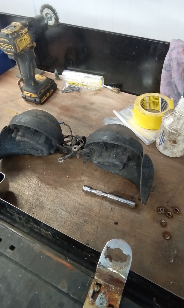 090726 1958 Rover 90 Chromework and Trims Removed and Catalogued 42