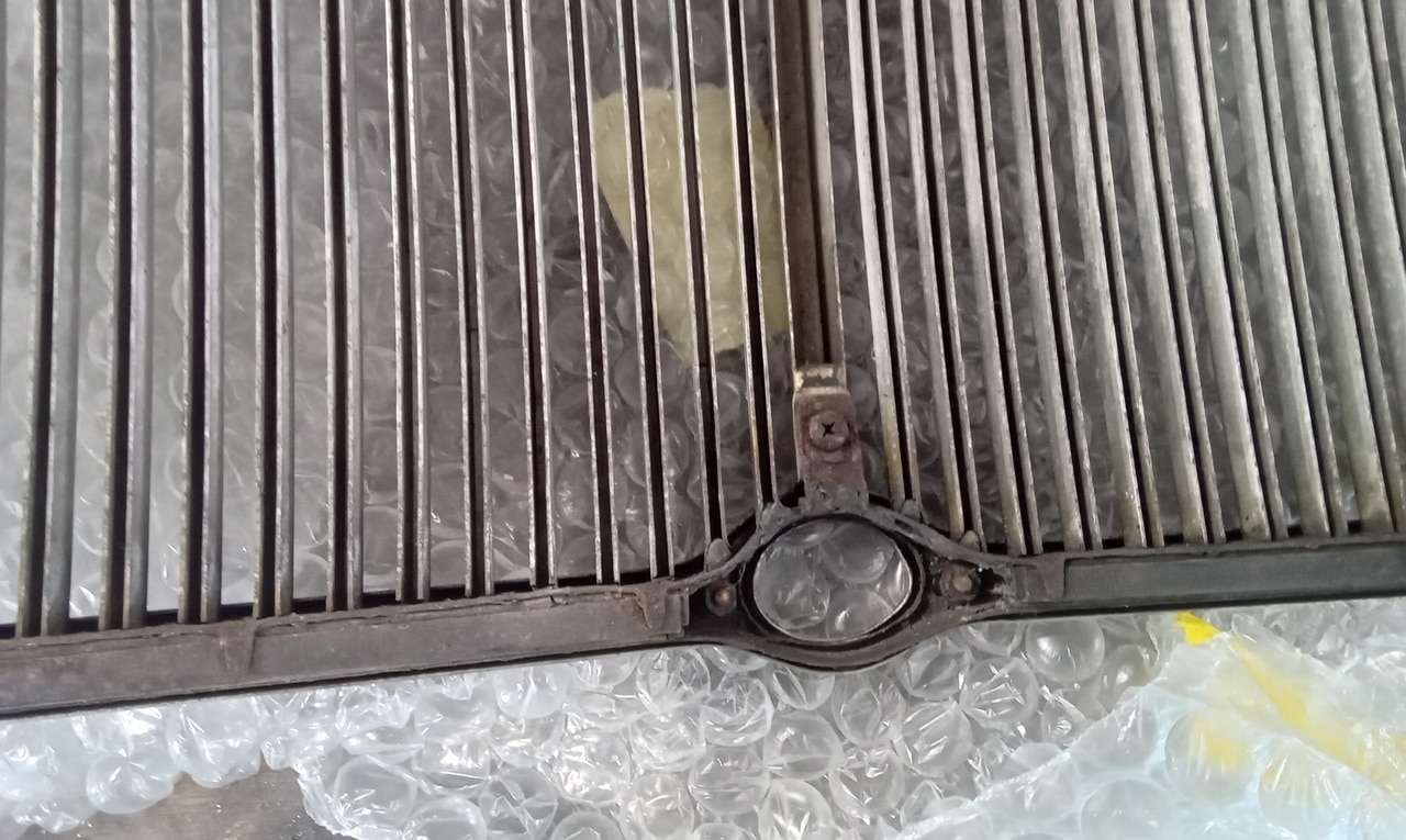 090726 1958 Rover 90 Chromework and Trims Removed and Catalogued 58