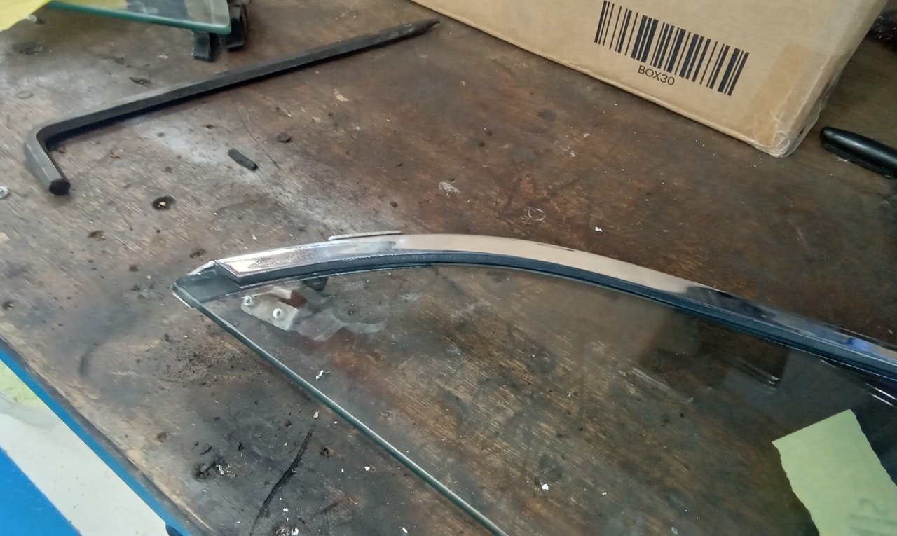090726 1958 Rover 90 Chromework and Trims Removed and Catalogued 6