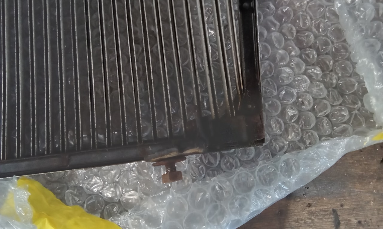 090726 1958 Rover 90 Chromework and Trims Removed and Catalogued 60
