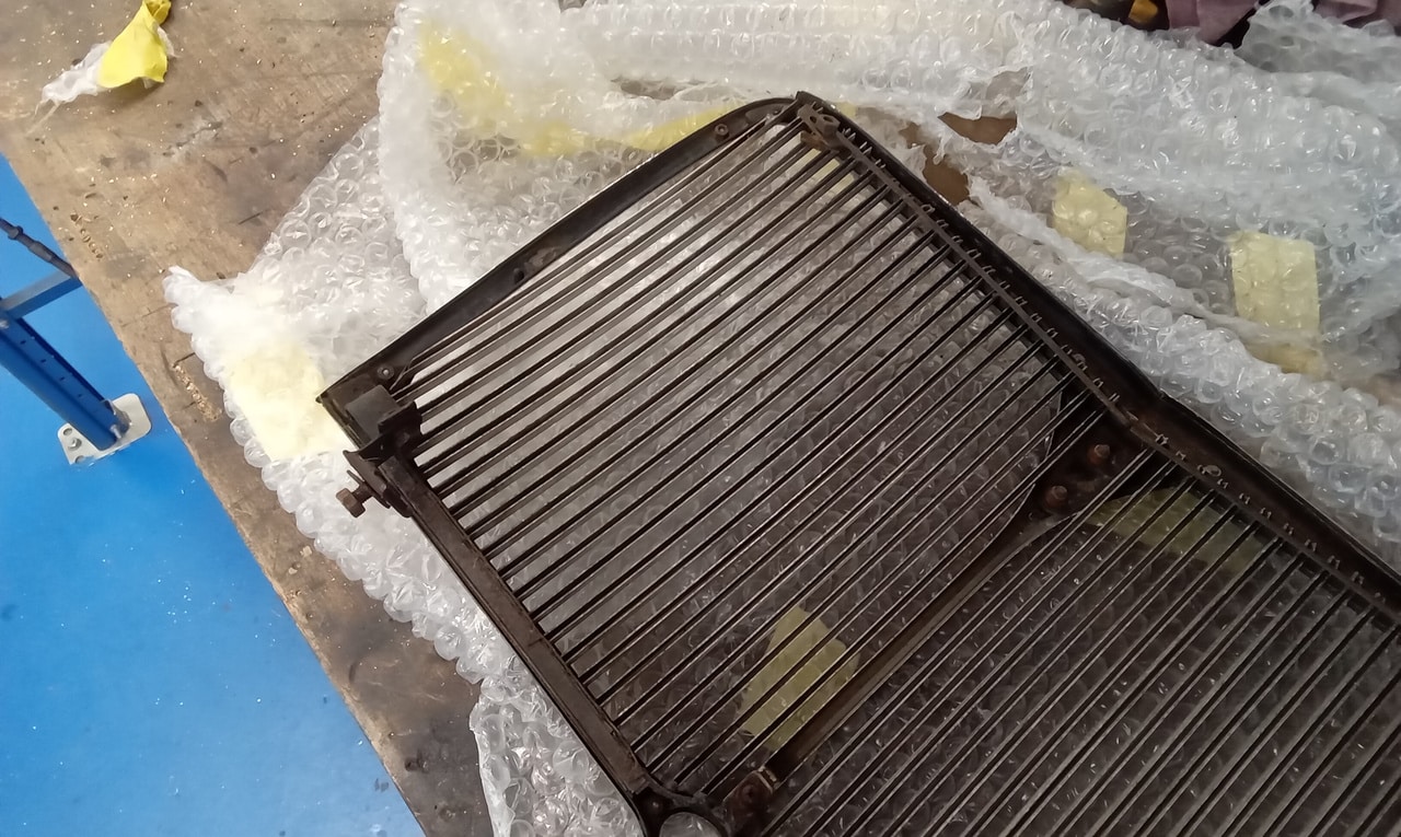 090726 1958 Rover 90 Chromework and Trims Removed and Catalogued 64