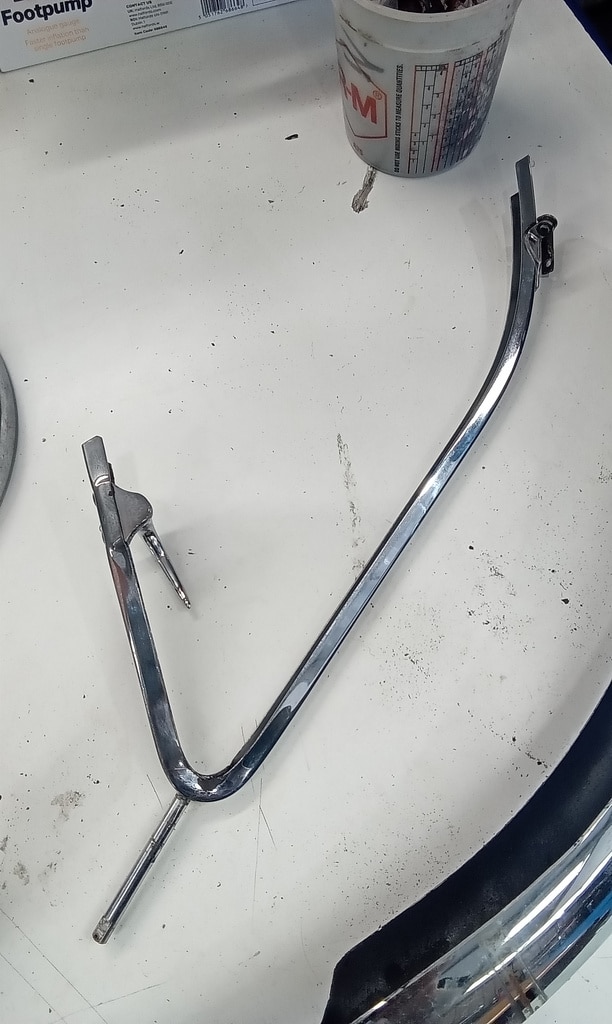 090726 1958 Rover 90 Chromework and Trims Removed and Catalogued 9