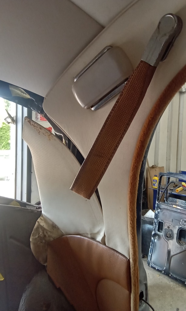 090726 1958 Rover 90 Interior Removed Before Fabrication 12