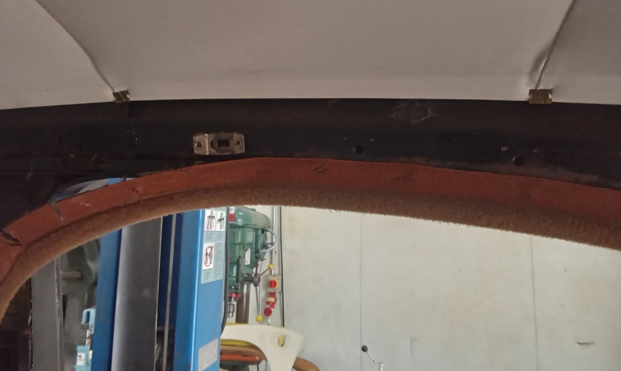 090726 1958 Rover 90 Interior Removed Before Fabrication 13