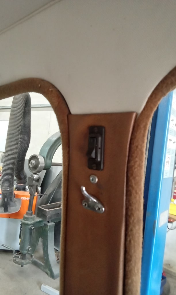 090726 1958 Rover 90 Interior Removed Before Fabrication 16