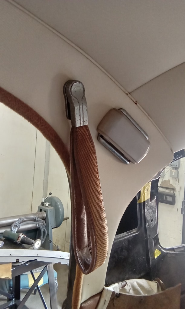 090726 1958 Rover 90 Interior Removed Before Fabrication 20