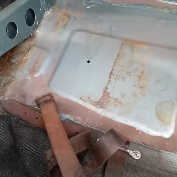 090726 1967 Austin Healey 3000 New Tank Prep 4