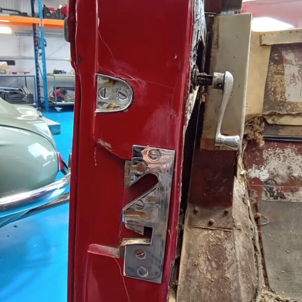 140726 1952 Bentley MkVI Drophead Drivers Door Panel and Internals 9