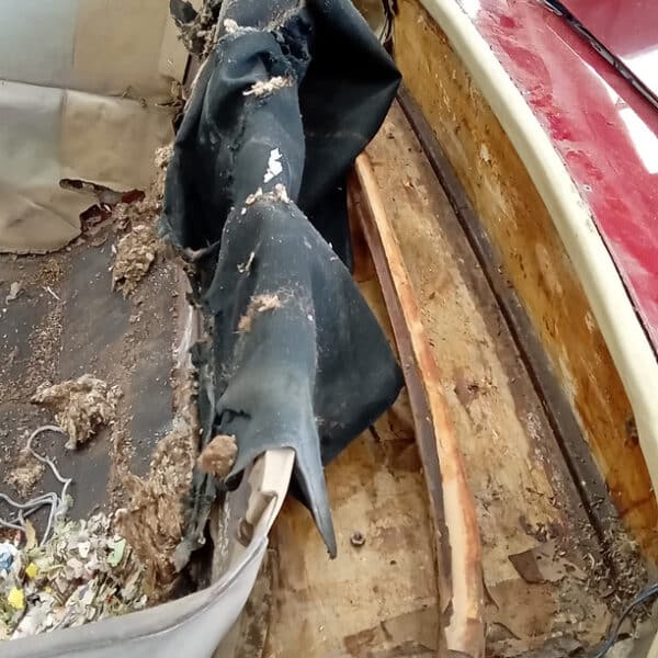 140726 1952 Bentley MkVI Drophead Front and Rear Seats Removed 6